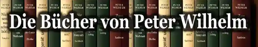 Ein Bücherregal mit den Büchern des Schriftstellers Peter Wilhelm